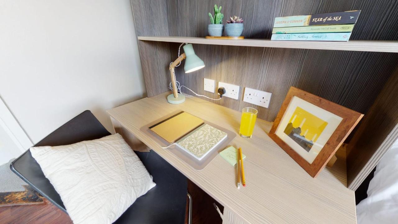 Iq Lambert House Manchester Bagian luar foto